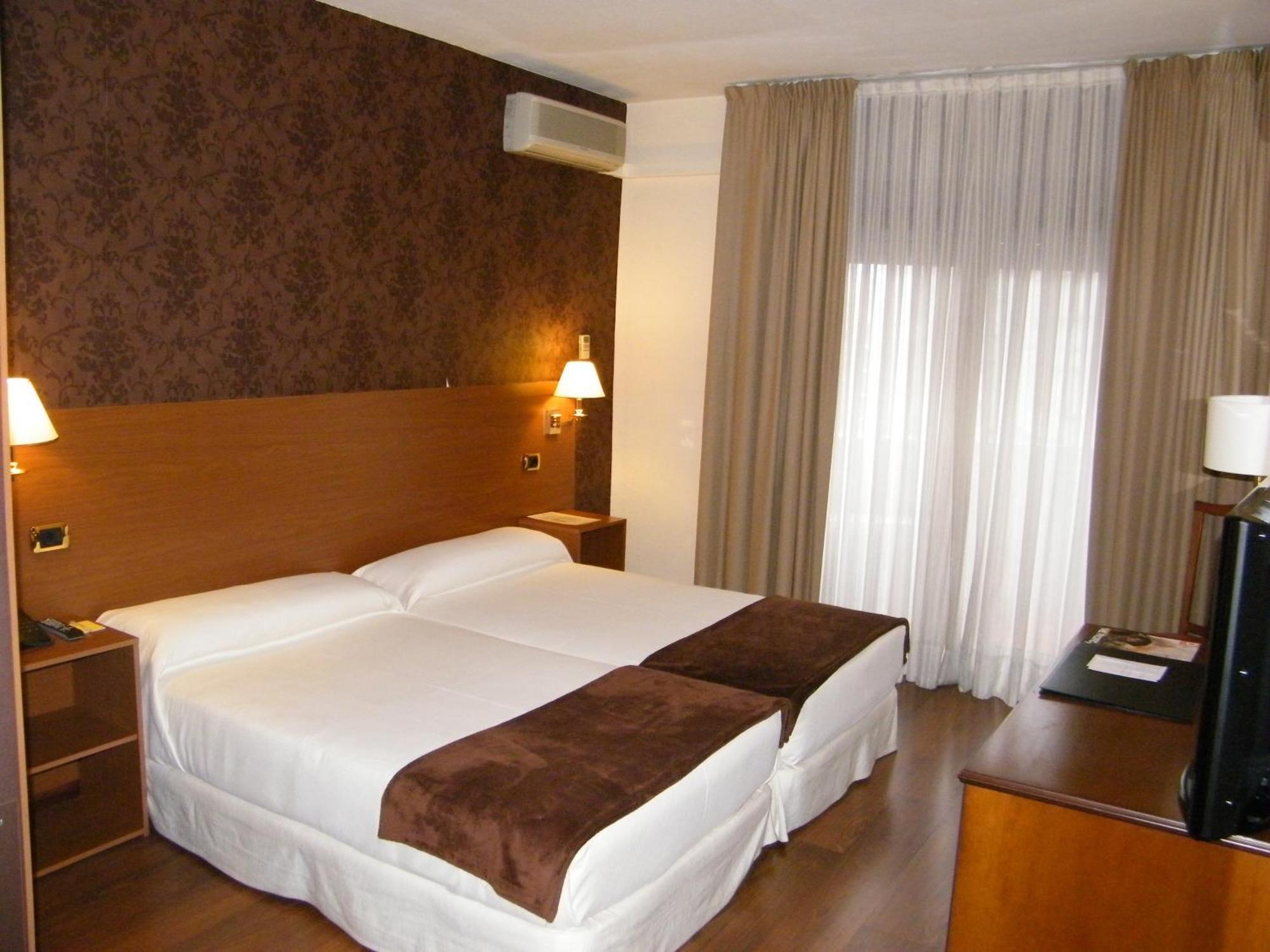 Oca Ipanema Hotel Vigo Exterior photo